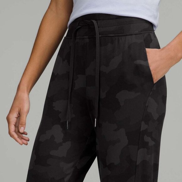 Lululemon Ready to Rulu High-Rise Cropped Jogger- Camo (2022)- Size 6 - Picture 4 of 15